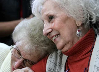 Expectativa por el encuentro entre Estela Carlotto y su nieto recuperado Guido