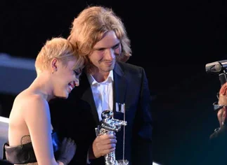 ¿Quién es el joven indigente que recibió el premio MTV de Miley Cyrus?