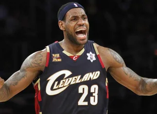 Lebron James firmó un histórico contrato vitalicio con Nike por más de u$s400 millones