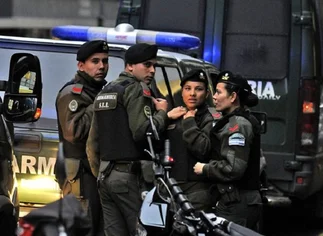 El Gobierno relevó a la cúpula de Gendarmerí­a, por la represión a choferes de la lí­nea 60