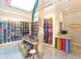 Havaianas amplía su negocio local y desafía a Adidas y Nike