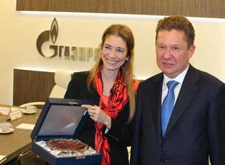 YPF y Gazprom firmaron un acuerdo por u$s1.000 M para la exploración y producción de gas