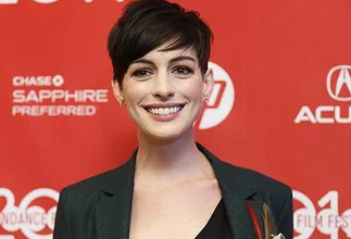 Anne Hathaway no quiso darle la mano a un periodista argentino por un 'resfrí­o'