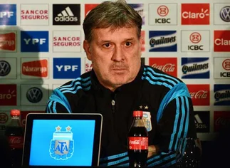 Gerardo Martino pide una bandera que diga 'Perdón Sabella'