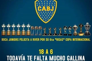 También con afiches, los 'xeneizes' contestan las burlas 'millonarias'