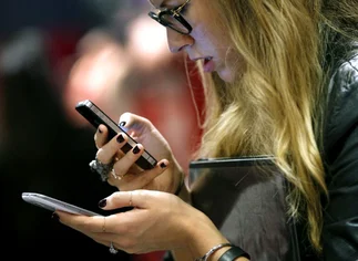 Crean un sistema que escanea las venas de los dedos con un celular