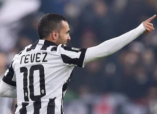 Los dos poderosos que quieren quedarse con Carlos Tevez