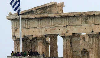Grecia cede posiciones y acepta que pedirá una ampliación del rescate
