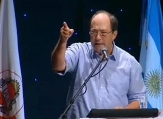 Sanz no se bajó de su candidatura y aclaró que competirá contra Macri
