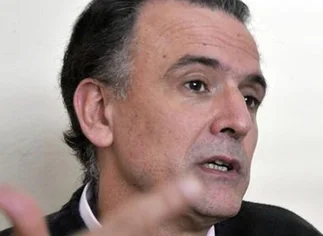 Le respondió a Máximo el periodista que informó sobre una cuenta en el exterior