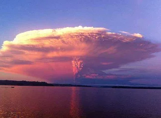 Las cenizas del volcán llegan a Buenos Aires y suspenden vuelos en Ezeiza