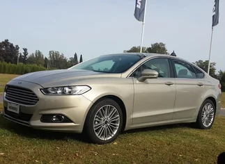 Ford lanzó el nuevo Mondeo y vuelve a pisar el acelerador en el segmento de alta gama