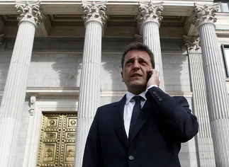 El desangre del massismo llegó a Tucumán: tres dirigentes pegan el portazo y vuelven al kirchnerismo