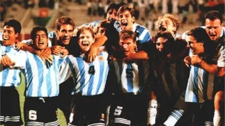 De campeón del mundo sub 20 a seguridad de un boliche: la historia del Grillo Larrosa