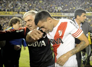 Cuatro jugadores de River, con queratitis quí­mica por el gas pimienta