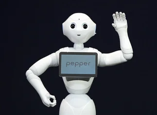 El robot humanoide 'Pepper' ya consiguió trabajo como recepcionista de un banco japonés