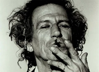 Keith Richards quiere que sus hijas aspiren sus cenizas