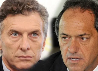 Macri dijo que Scioli 'se ha kirchnerizado un 100 por 100' y aseguró que el sistema de votación es arcaico