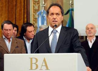 Prohibido despedir en tiempos electorales: Scioli intervino la aví­cola Rasic para evitar cesantí­as