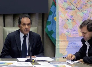 Tras dos semanas a la defensiva, Scioli busca relanzar la campaña