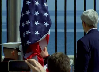 Histórico: Kerry izó la bandera de EE.UU. en Cuba después de 54 años