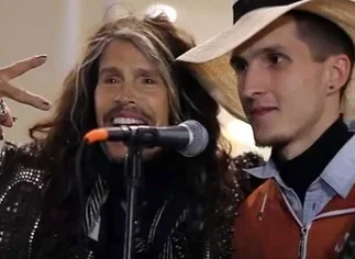 Steven Tyler sorprendió a un artista callejero en Moscú