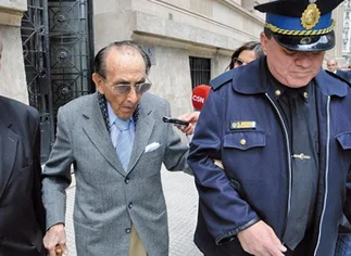 Impulsan una mención de honor para Carlos Fayt