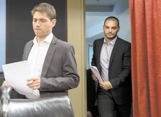 Tras la medida para limitar al 'conta con liqui', el vice de Kicillof aseguró que 'los bonos no se van a pesificar'