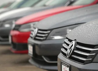 Tras el escándalo, consumidores le reclaman a Volkswagen bonos de compensación