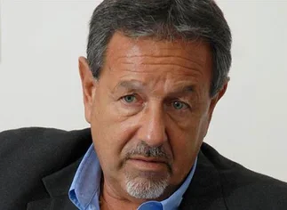 Acorralado por causas judiciales, un polémico sindicalista dejó la conducción de su gremio