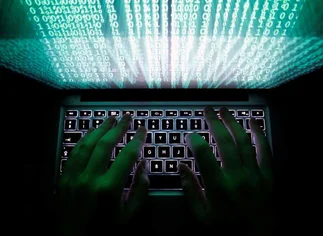 Con los atentados en Parí­s, Internet salió a mostrar sus dos rostros: el solidario y el maléfico
