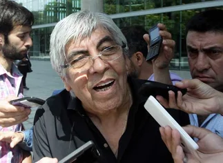 Moyano reclama a Macri 'un gesto' para los trabajadores y 'los Gordos' critican su polí­tica económica