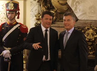 Macri da señales de reactivación: prometió inversiones junto al premier italiano y dio impulso a obras del Sarmiento