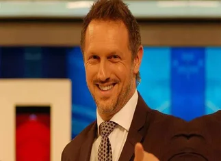 Al grito de 'vos sos re PRO', bajaron del taxi a un periodista de América