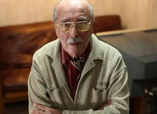 A los 94 años, no puede pagar un alquiler y espera cobrar $350 millones