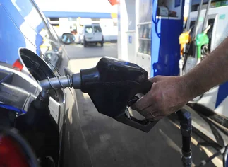 Estacioneros acordaron nuevo aumento y cerraron paritaria en 35%