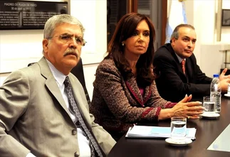 Festeja el Gobierno la caí­da de la imagen del kirchnerismo tras los casos de corrupción