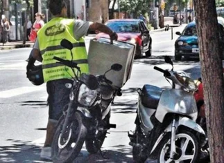 Crean un registro que controla a los delivery de motos en la Ciudad
