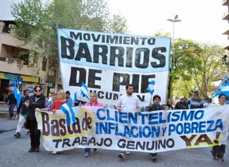 Barrios de Pie llenó la Ciudad de ollas populares para pedir ayuda social