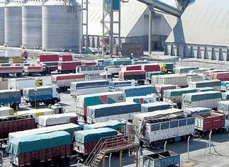 Lockout de transportistas: 120 buques varados y pérdidas por u$s3,5 M