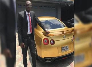 Usain Bolt sorprendió a todos al llegar al trabajo en un auto de oro