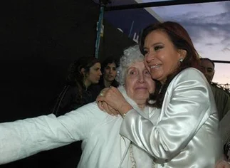 La mamá de Cristina, vinculada a negocios 'truchos' con el Correo
