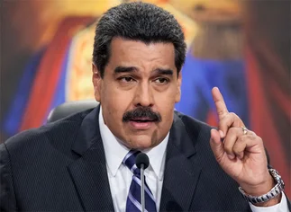 Papelón de Maduro y su carnet en la votación: 'La persona no existe'