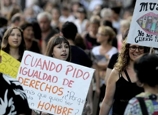 Las cuatro iniciativas que propuso el W20 para promover la inclusión digital de las mujeres