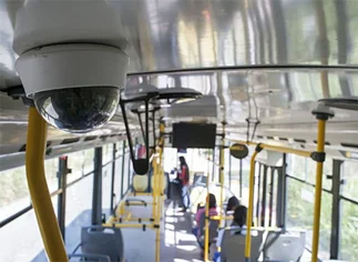 Avanza la instalación de cámaras en los 19.000 colectivos de Capital y Conurbano