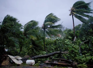 El huracán Marí­a arrasó Dominica y se dirige a Islas Ví­rgenes y a Puerto Rico