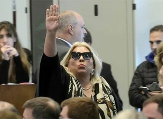 Canje de pasajes y 'efecto Lilita': tres legisladores ya renunciaron al beneficio