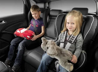 Los menores de 10 años deberán viajar en auto con silla de seguridad