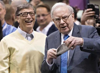 La 'regla de las cinco horas' que usan Bill Gates y Warren Buffett para salir de la oficina