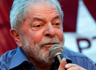 Lula pasó la noche en el sindicato metalúrgico y podrí­a entregarse este sábado, luego de una misa en memoria de su esposa